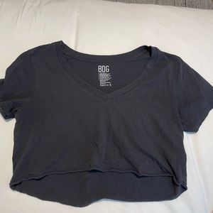 Black cropped Vneck shirt